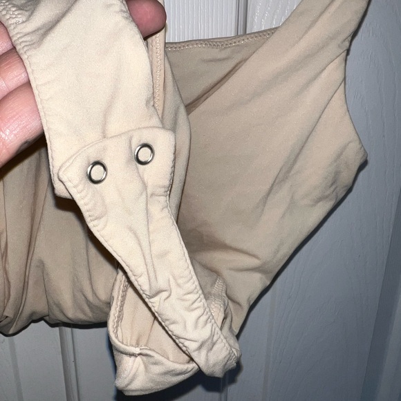 SKIMS Fits Everybody Square Neck Bodysuit -Sand color Size Medium - Picture 7 of 7